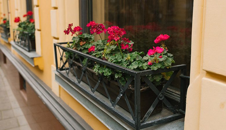 Top 10 Artificial Flowers for Window Boxes: A Complete Guide