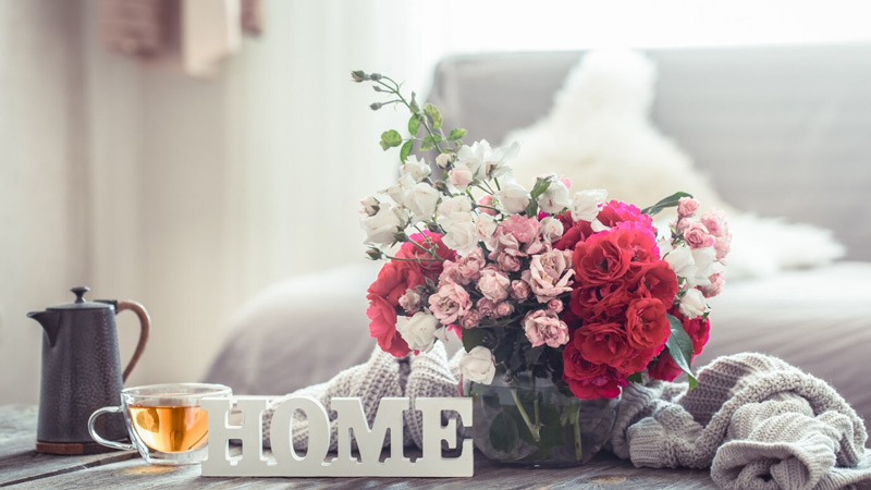 Romantic Bedroom Decoration with Flowers