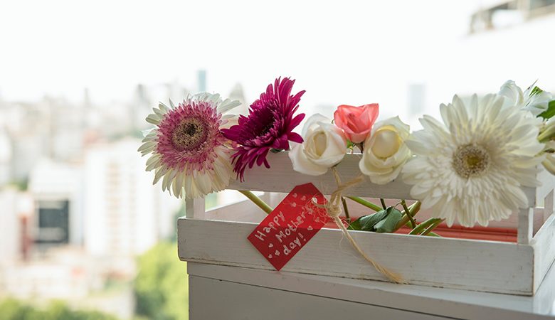 The Best Window Box Ideas with Artificial Flowers