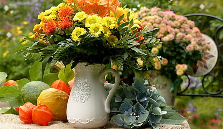 Large Artificial Flower Arrangements in Vases: Design Ideas